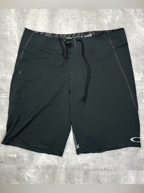 Oakley Blade Boardshorts Size 33 Black Stretch Ripstop Surf Shorts
